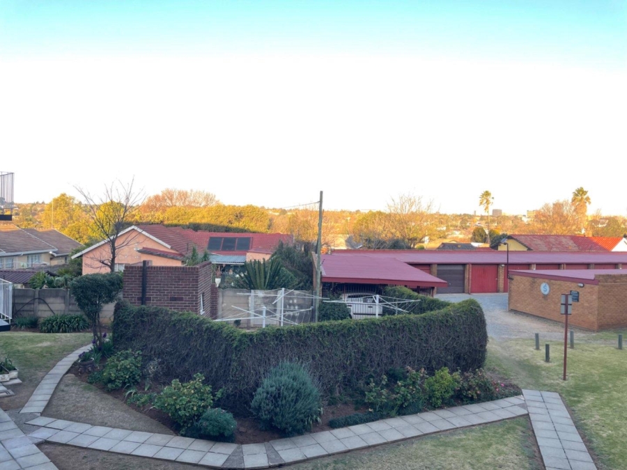 2 Bedroom Property for Sale in Edleen Gauteng