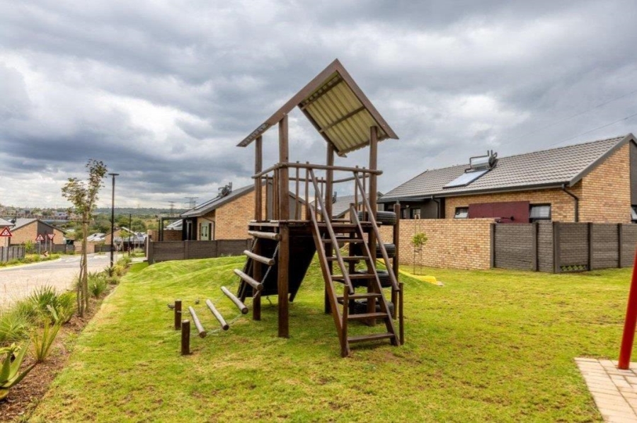 2 Bedroom Property for Sale in Heuweloord Gauteng