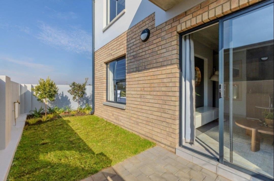 2 Bedroom Property for Sale in Heuweloord Gauteng