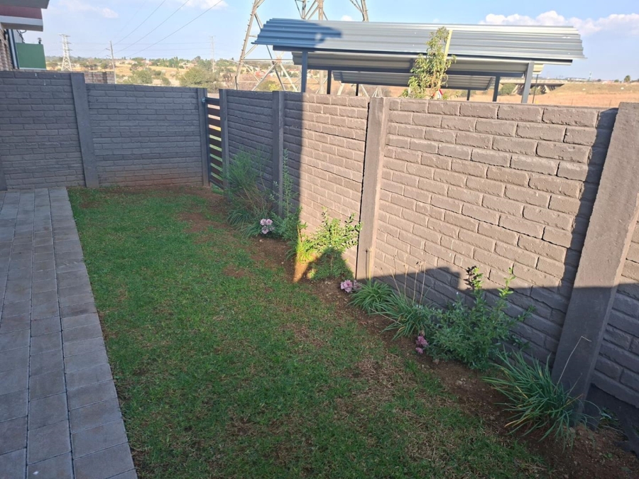 2 Bedroom Property for Sale in Heuweloord Gauteng