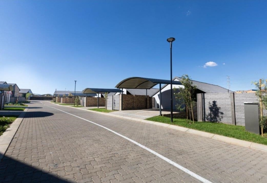 3 Bedroom Property for Sale in Heuweloord Gauteng