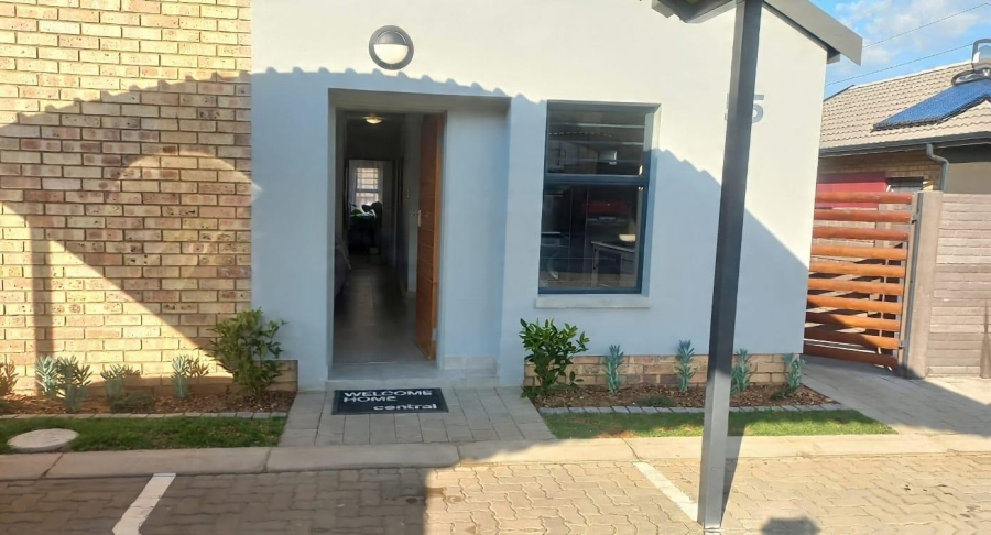 3 Bedroom Property for Sale in Heuweloord Gauteng