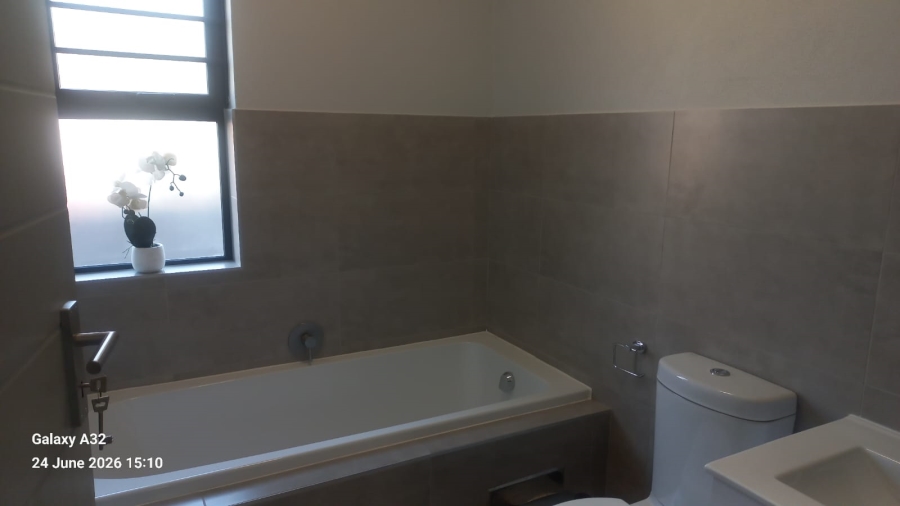 3 Bedroom Property for Sale in Heuweloord Gauteng