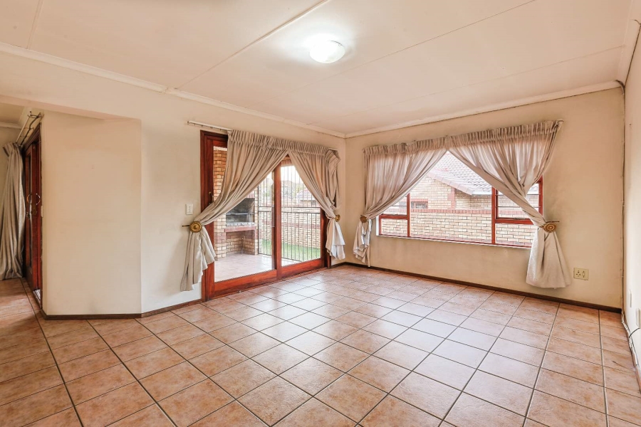 3 Bedroom Property for Sale in Equestria Gauteng