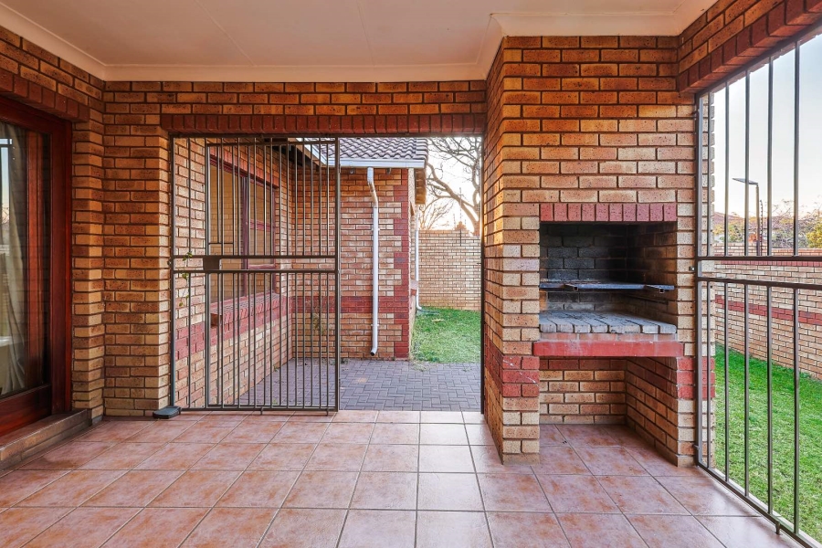 3 Bedroom Property for Sale in Equestria Gauteng