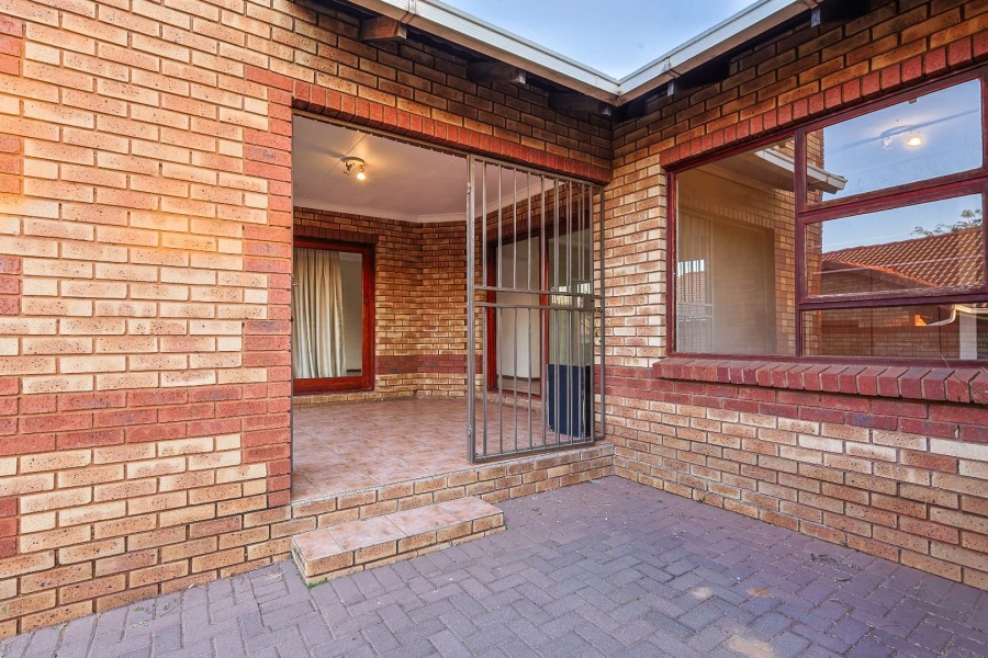 3 Bedroom Property for Sale in Equestria Gauteng