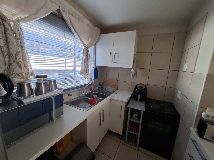 1 Bedroom Property for Sale in Constantia Kloof Gauteng