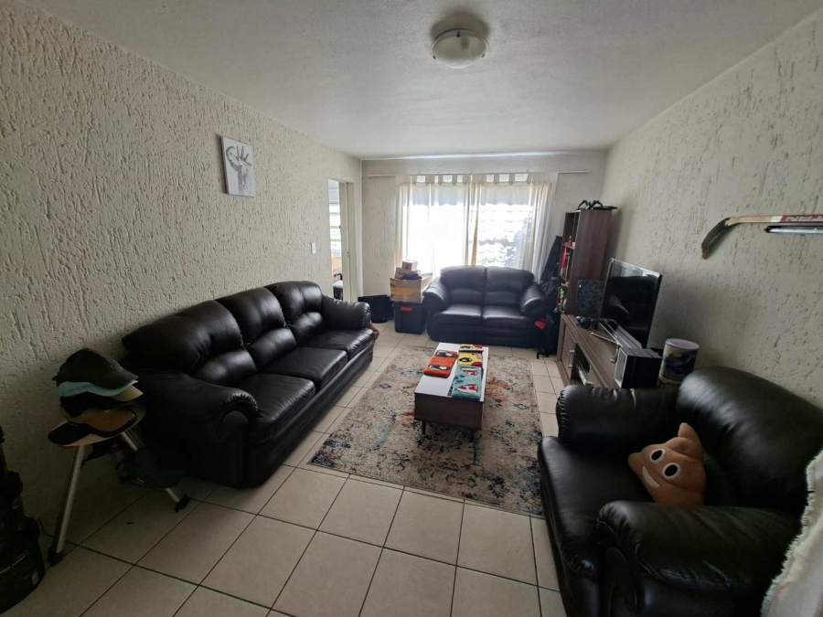 1 Bedroom Property for Sale in Constantia Kloof Gauteng