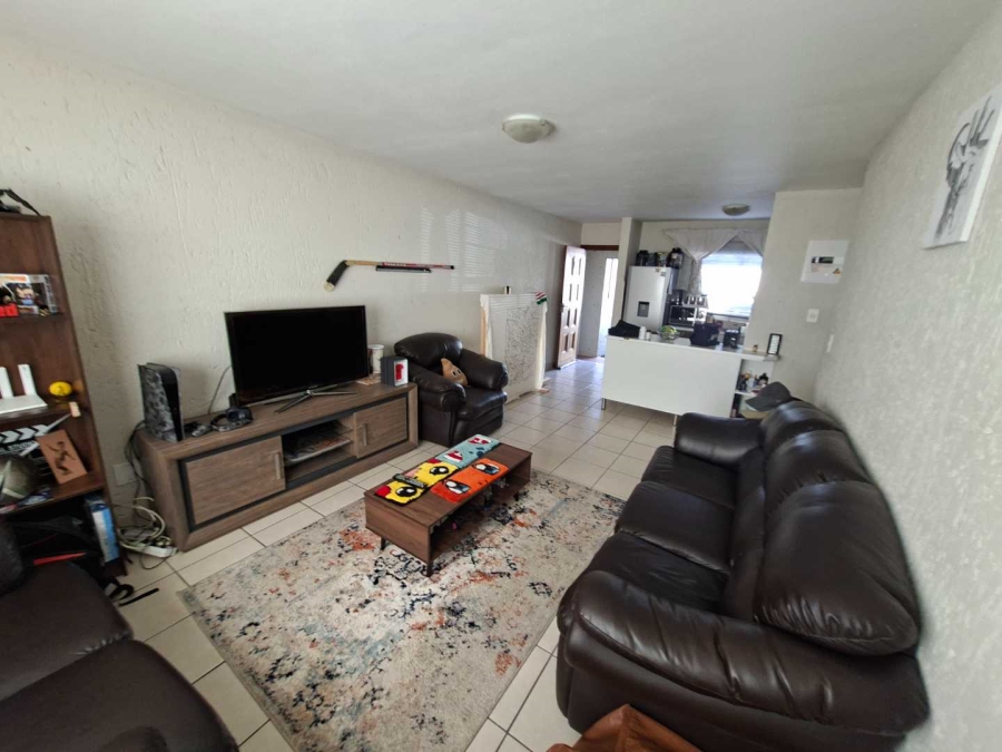 1 Bedroom Property for Sale in Constantia Kloof Gauteng