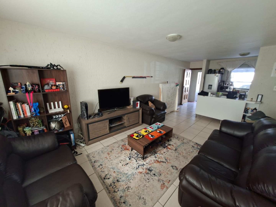 1 Bedroom Property for Sale in Constantia Kloof Gauteng