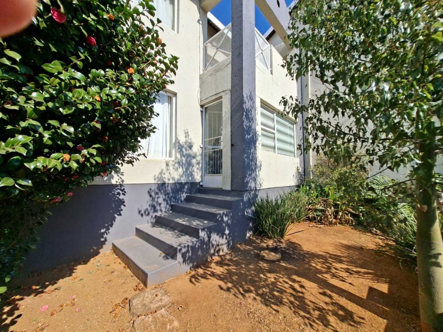 1 Bedroom Property for Sale in Constantia Kloof Gauteng