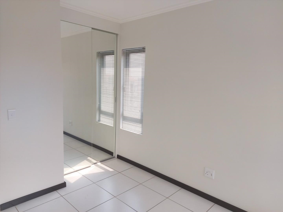 To Let 1 Bedroom Property for Rent in Fourways Gauteng