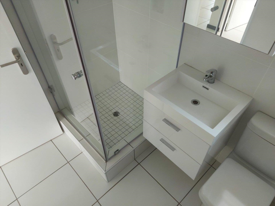 To Let 1 Bedroom Property for Rent in Fourways Gauteng