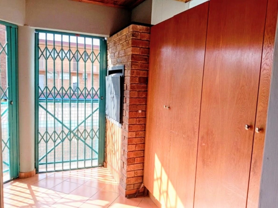 2 Bedroom Property for Sale in Pretoria North Gauteng