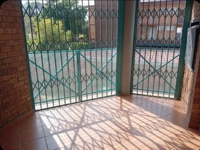 2 Bedroom Property for Sale in Pretoria North Gauteng