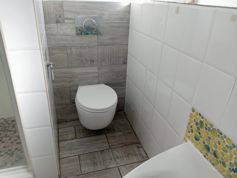 2 Bedroom Property for Sale in Pretoria North Gauteng