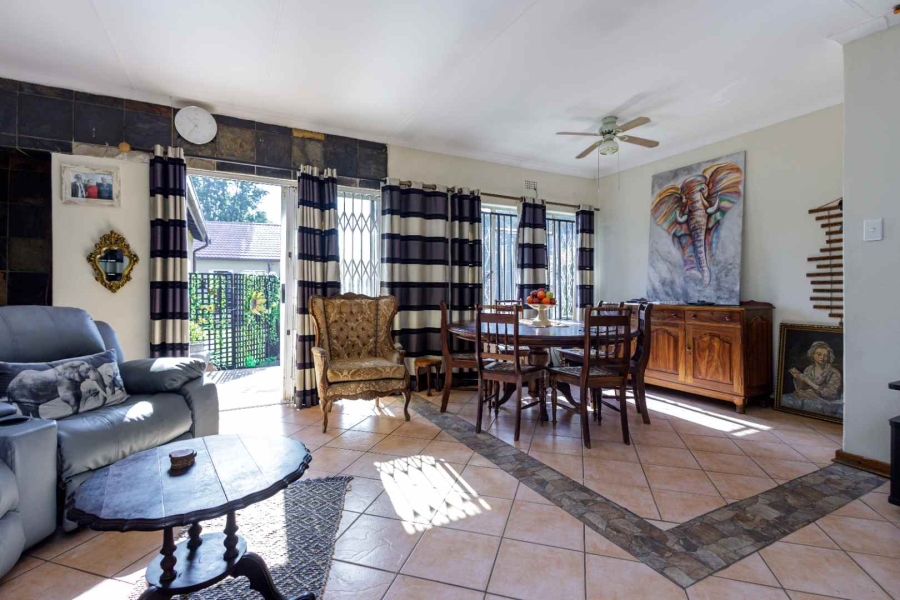 7 Bedroom Property for Sale in Brackenhurst Gauteng