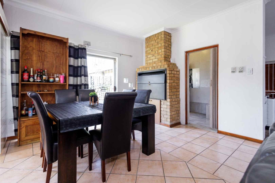 7 Bedroom Property for Sale in Brackenhurst Gauteng