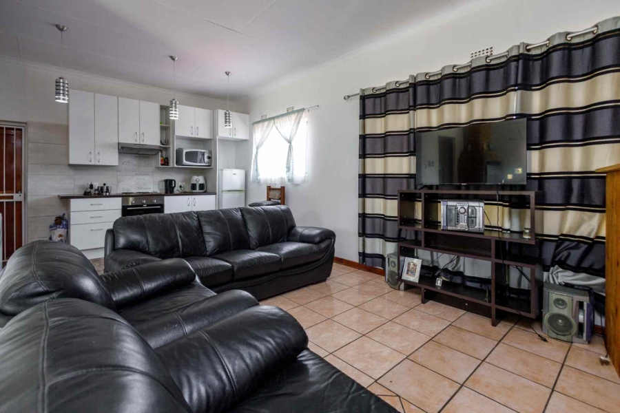 7 Bedroom Property for Sale in Brackenhurst Gauteng
