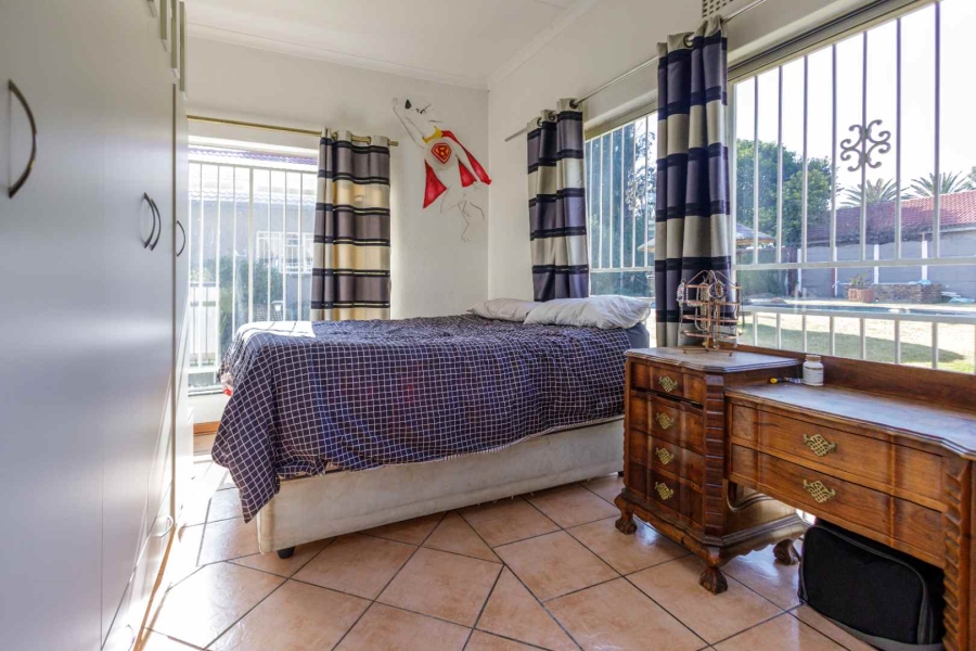 7 Bedroom Property for Sale in Brackenhurst Gauteng