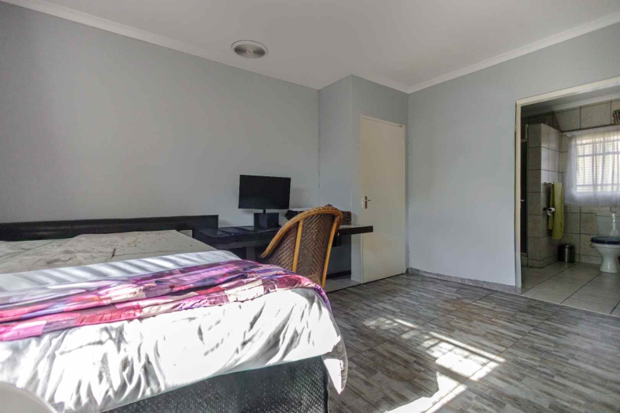 7 Bedroom Property for Sale in Brackenhurst Gauteng