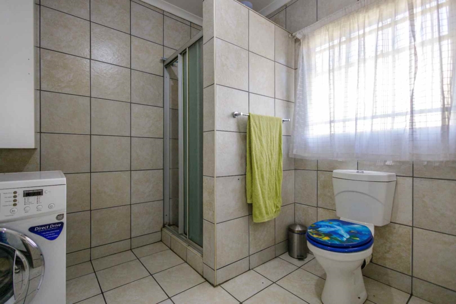 7 Bedroom Property for Sale in Brackenhurst Gauteng