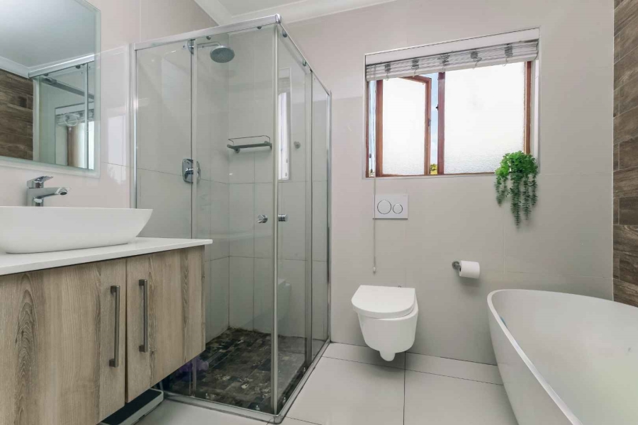 3 Bedroom Property for Sale in Lonehill Gauteng