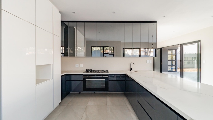 5 Bedroom Property for Sale in Bryanston Gauteng