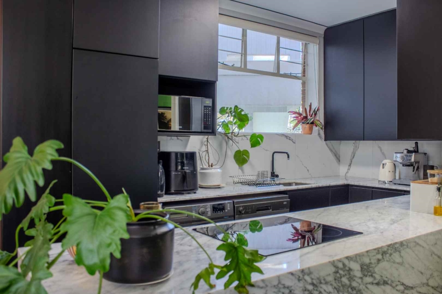 To Let 2 Bedroom Property for Rent in Illovo Gauteng
