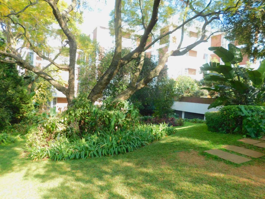 To Let 2 Bedroom Property for Rent in Illovo Gauteng