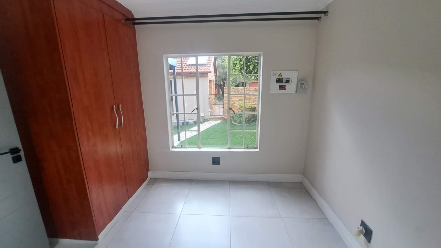 To Let 3 Bedroom Property for Rent in Wilgeheuwel Gauteng