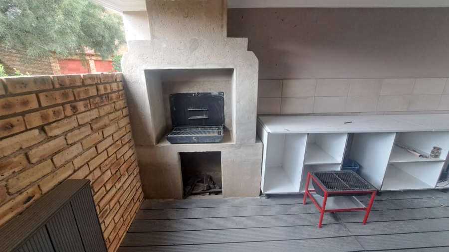 To Let 3 Bedroom Property for Rent in Wilgeheuwel Gauteng