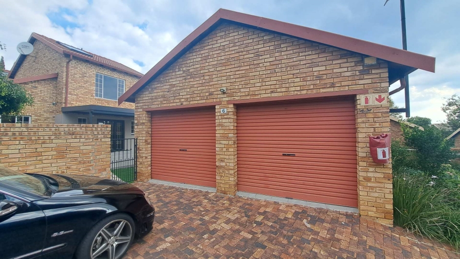 To Let 3 Bedroom Property for Rent in Wilgeheuwel Gauteng
