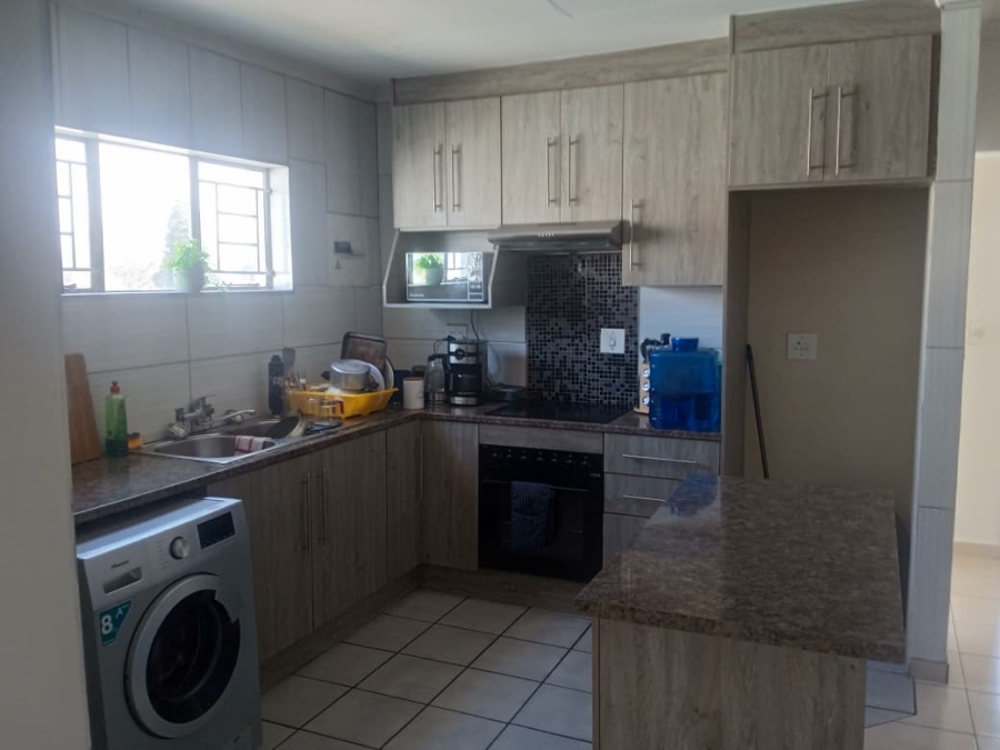 2 Bedroom Property for Sale in Discovery Gauteng