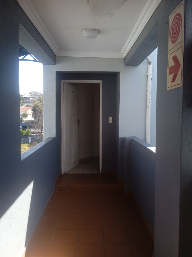 2 Bedroom Property for Sale in Discovery Gauteng
