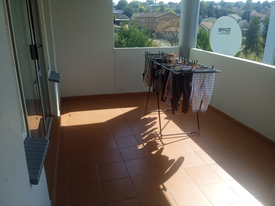 2 Bedroom Property for Sale in Discovery Gauteng