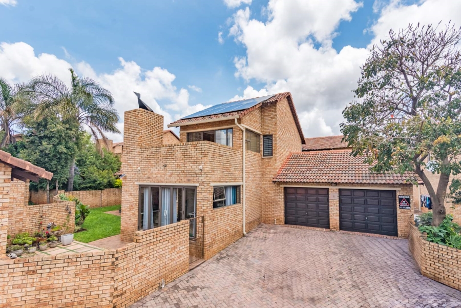 4 Bedroom Property for Sale in Ruimsig Gauteng