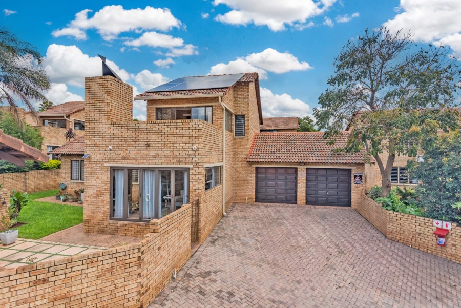 4 Bedroom Property for Sale in Ruimsig Gauteng