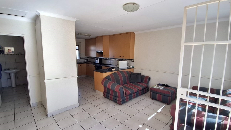 2 Bedroom Property for Sale in Verwoerdpark Gauteng