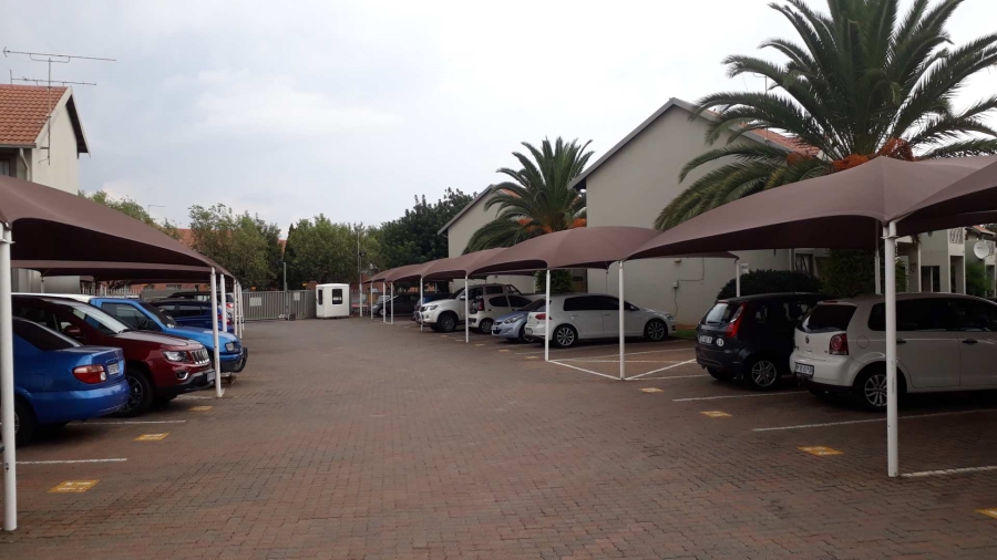 2 Bedroom Property for Sale in Verwoerdpark Gauteng