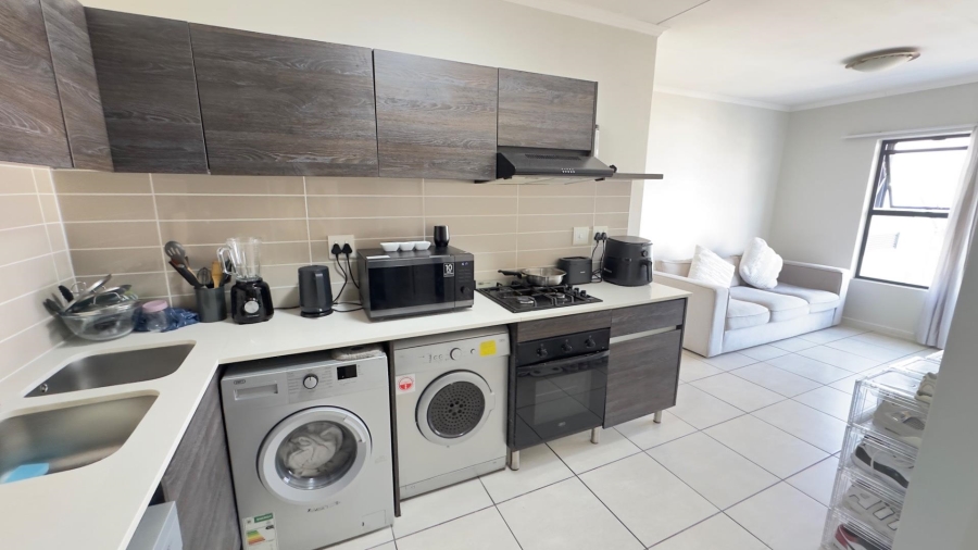 1 Bedroom Property for Sale in Olivedale Gauteng