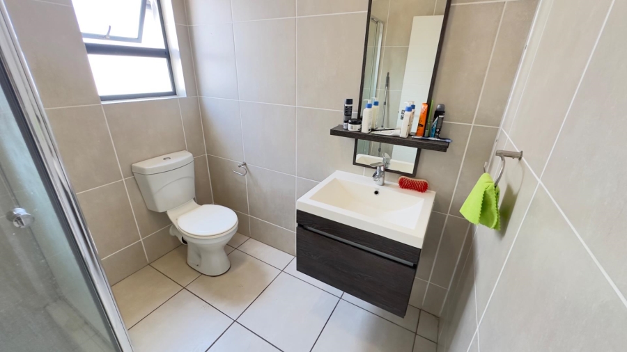 1 Bedroom Property for Sale in Olivedale Gauteng
