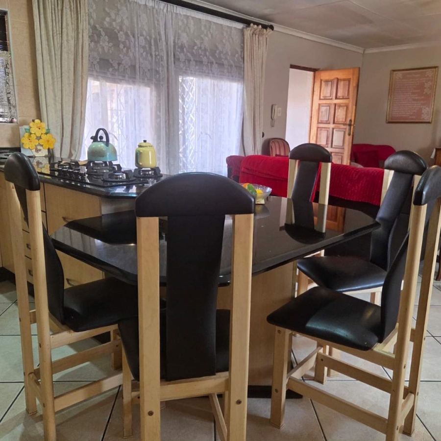 4 Bedroom Property for Sale in Brackendowns Gauteng