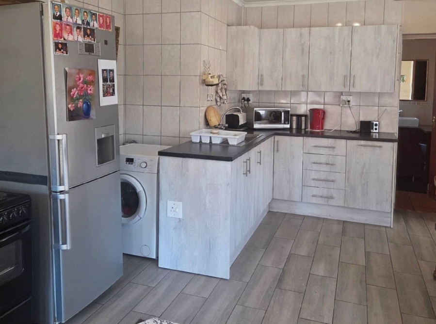 4 Bedroom Property for Sale in Brackendowns Gauteng