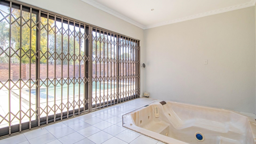4 Bedroom Property for Sale in Lakefield Gauteng