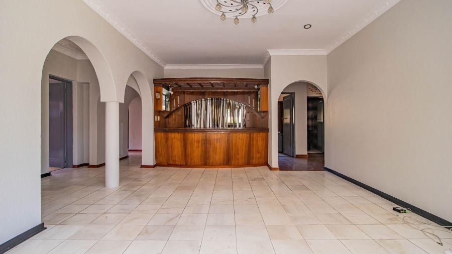 4 Bedroom Property for Sale in Lakefield Gauteng