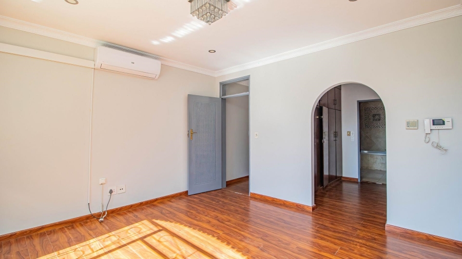 4 Bedroom Property for Sale in Lakefield Gauteng