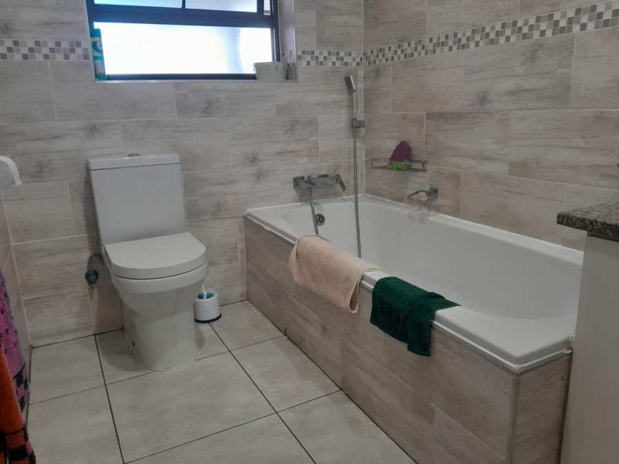 3 Bedroom Property for Sale in South Crest Gauteng