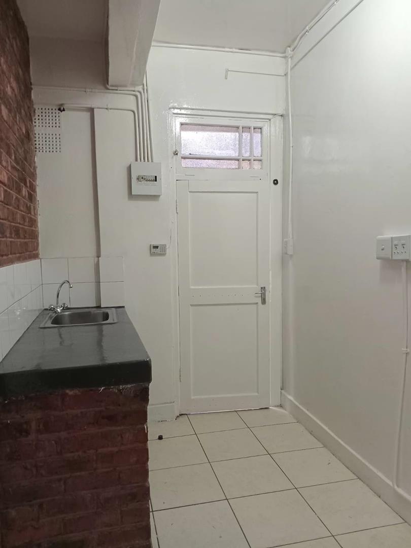To Let 2 Bedroom Property for Rent in Hillbrow Gauteng