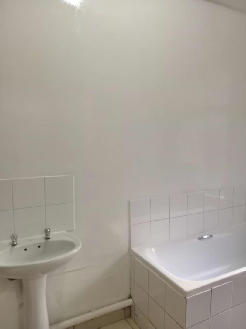 To Let 2 Bedroom Property for Rent in Hillbrow Gauteng